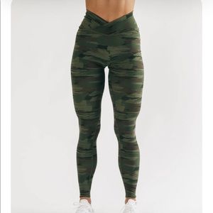 Surface power legging (olive canvas camo)